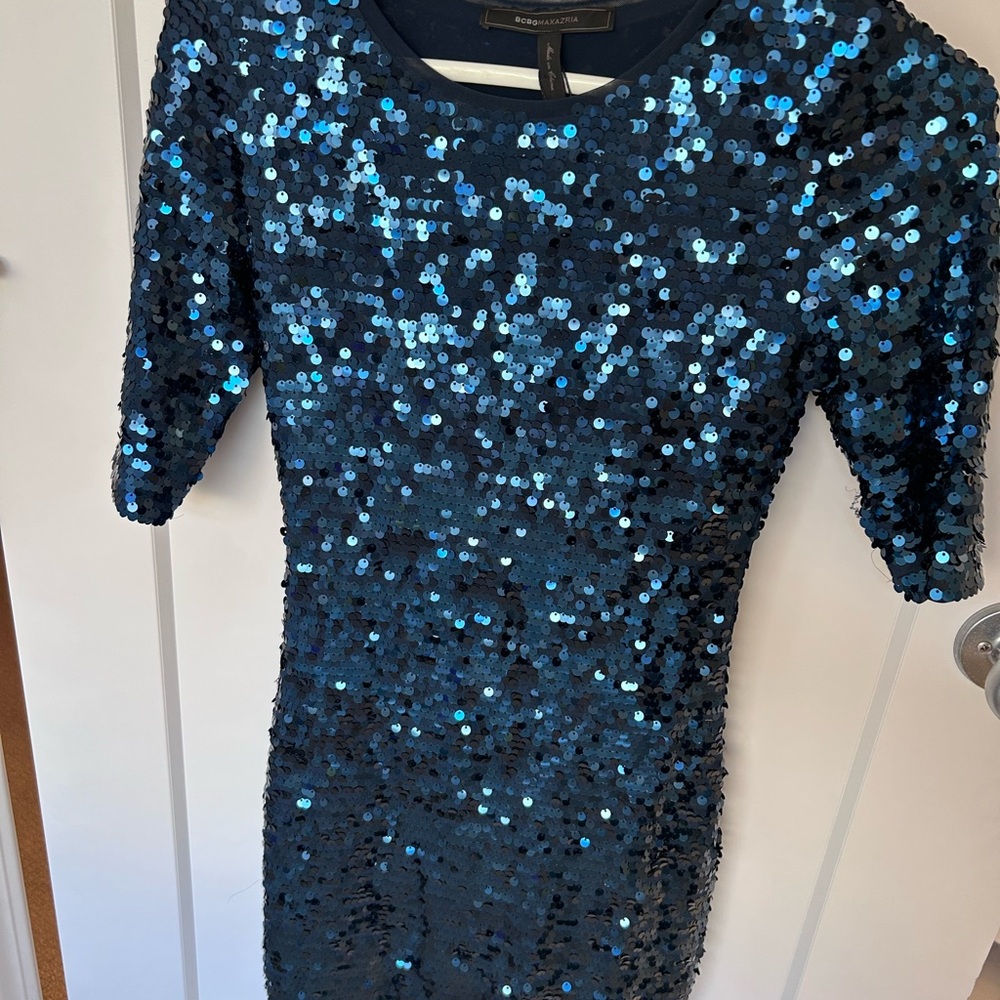 BCBG Sparkling Navy blue Sequin Mini Dress, NWT, XS, stretchy.